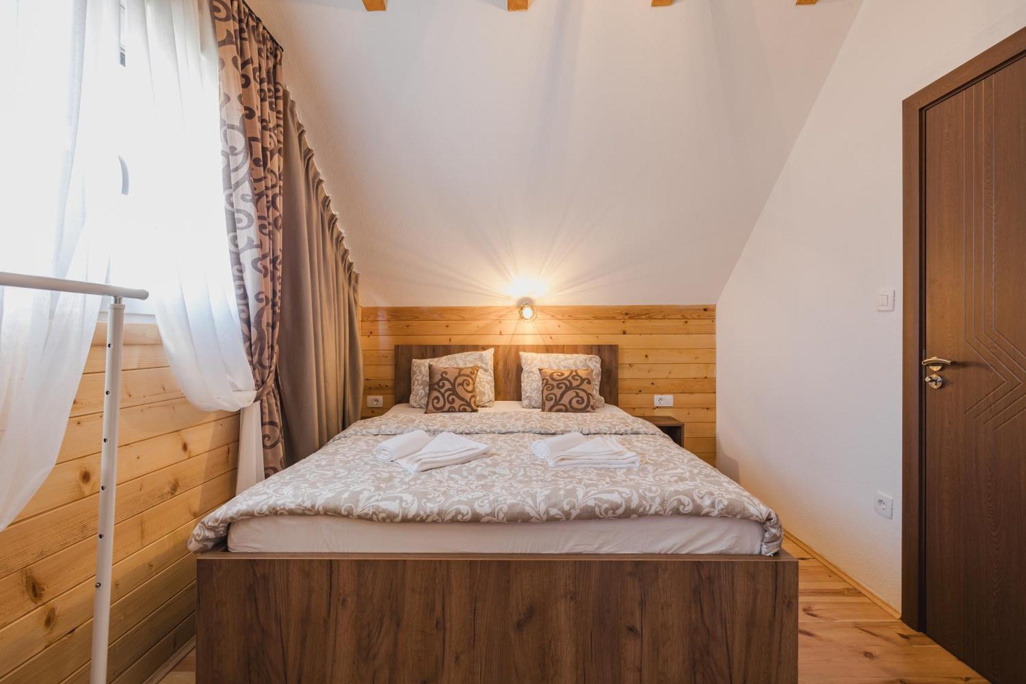Mountain House Ivanovic Moticki Gaj Eksteriør billede