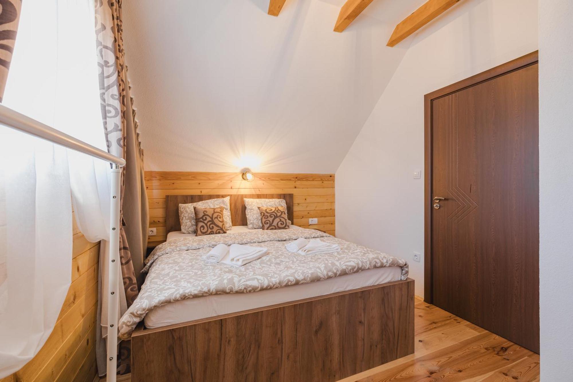 Mountain House Ivanovic Moticki Gaj Eksteriør billede
