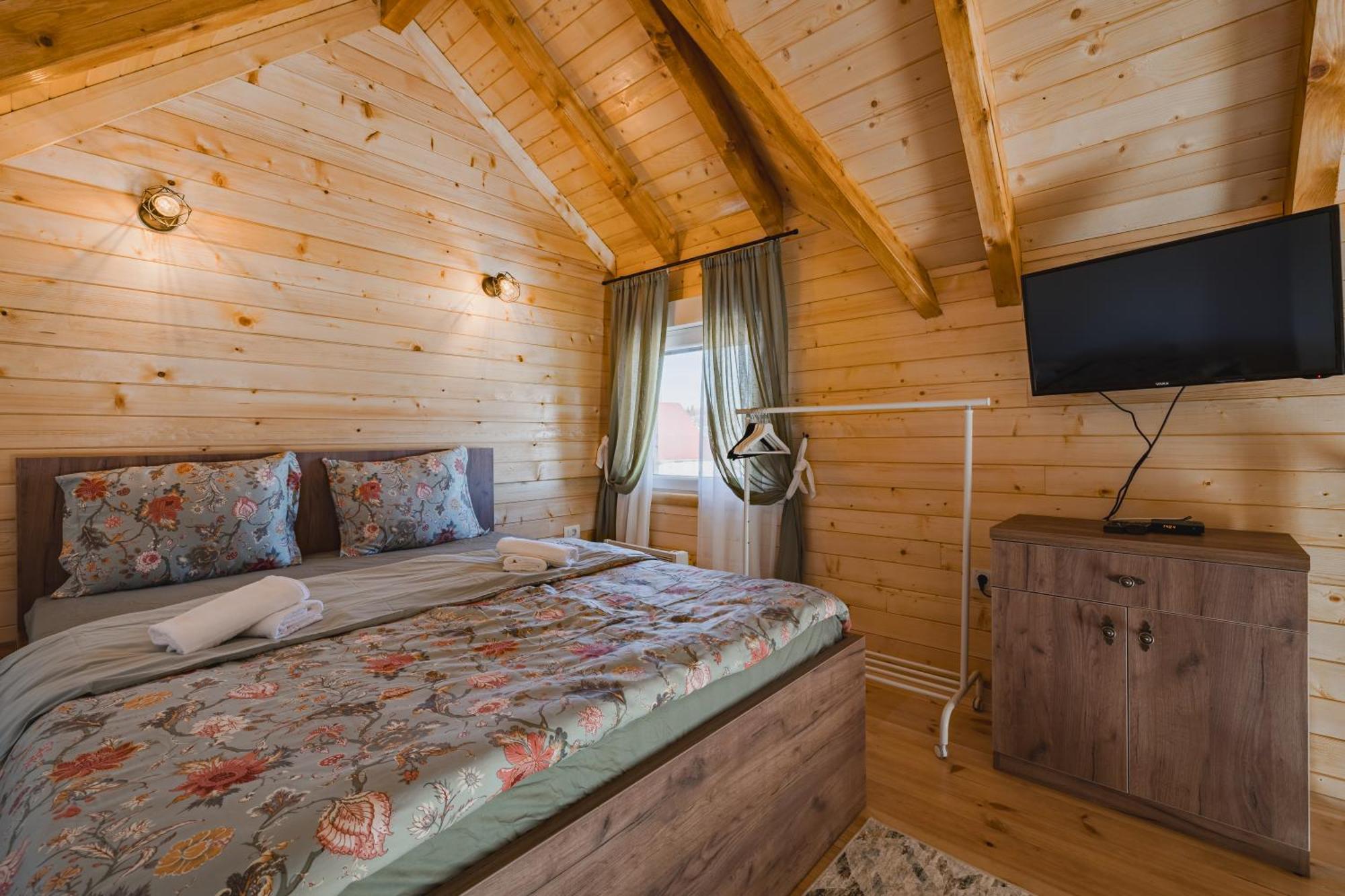 Mountain House Ivanovic Moticki Gaj Eksteriør billede